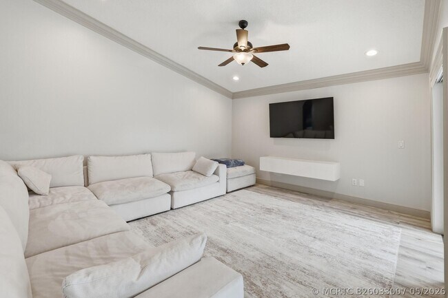 Building Photo - 15600 Rolling Meadows Cir