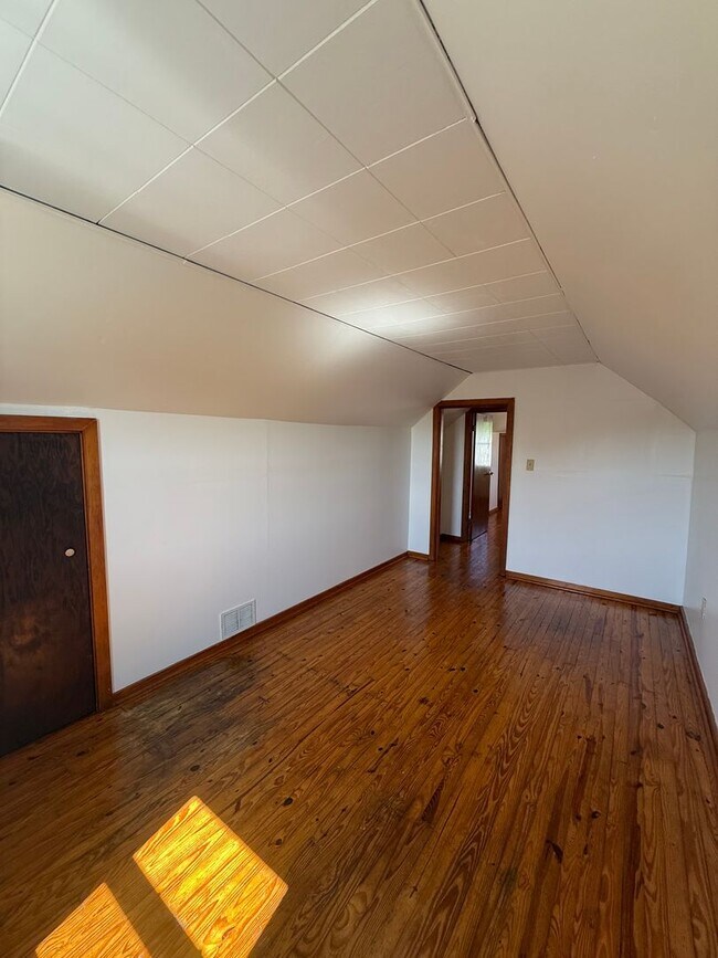 Building Photo - 1294 Edenville Rd