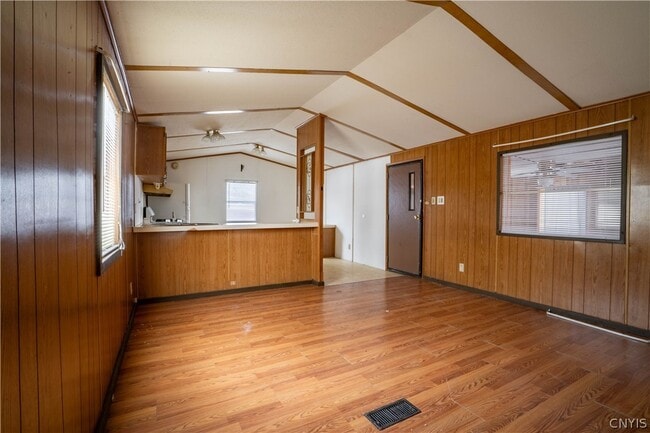 Building Photo - 108 Mountain View Ln