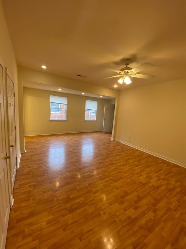 Building Photo - 1210 N 21st St