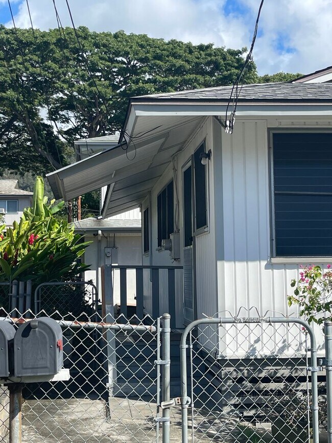 Building Photo - Newly Renovated Cozy Single house 2/2/1  next to Booth Park!