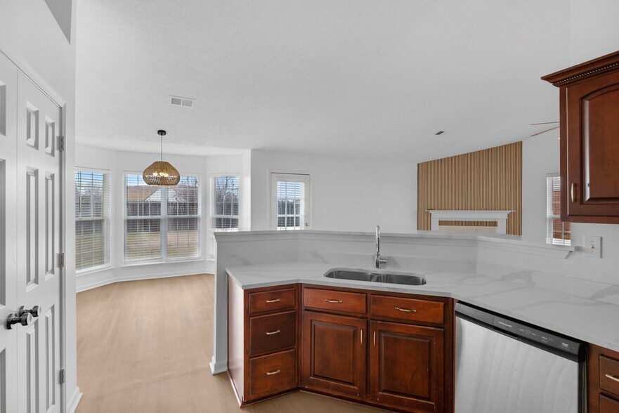 Building Photo - 8131 Mary Payton Dr