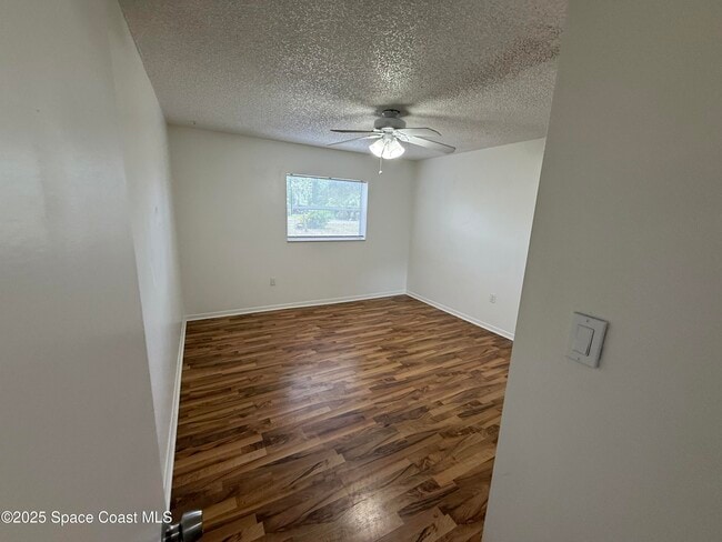 Building Photo - 5425 Country Ln