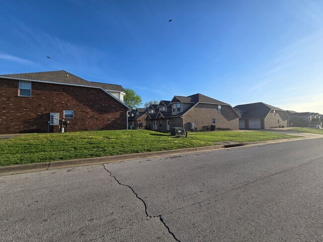 Building Photo - 1401 Frosty Dr