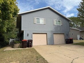 Building Photo - Duplex in Peoria