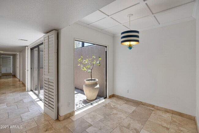 Building Photo - 6305 N 30th Ct