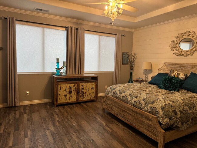 Building Photo - Beautiful 5 Bedroom, 3 Bath Home + Loft in Quail Lake, Clovis, CA