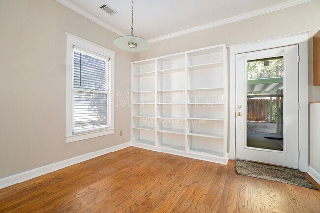 Building Photo - 388 Oakland Ave SE