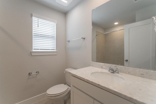 Building Photo - 155 Renodes Garden Ln