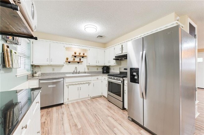 Building Photo - 3 Bed 1 Bath 1 Car in Bethany, OK PC Schools