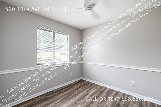 Building Photo - 420 10th Ave Dr NE