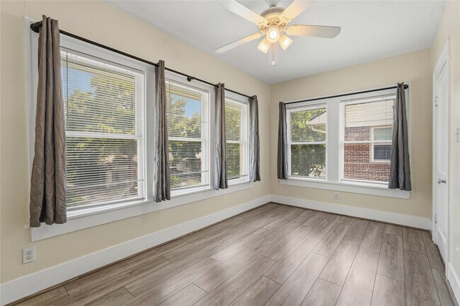 Building Photo - 4201 Woodleigh St