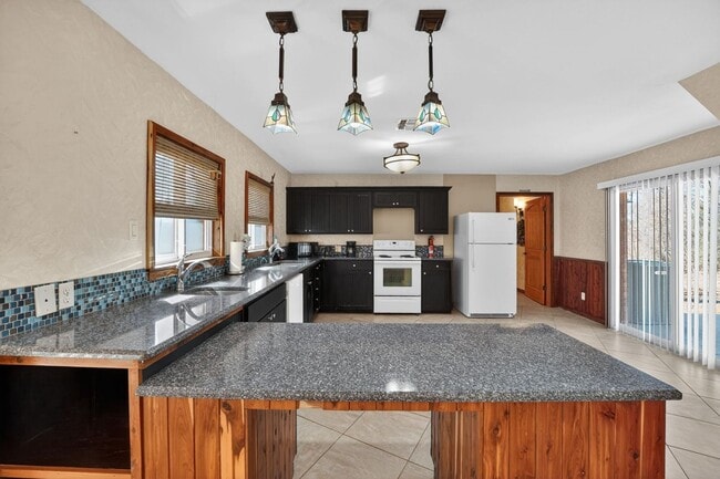 Building Photo - 1059 State Hwy 95