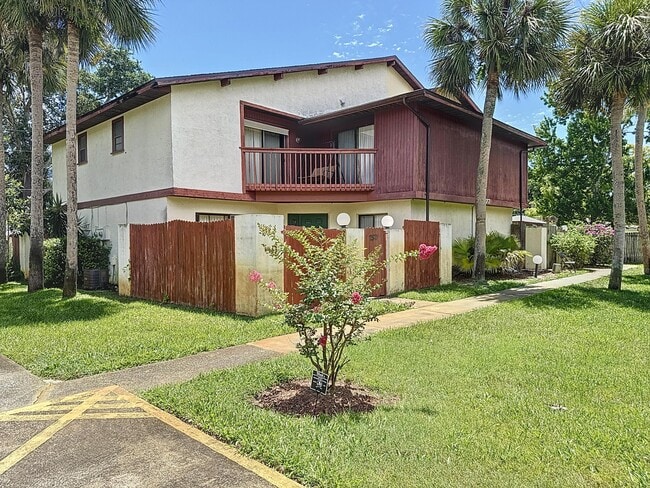 Building Photo - 2577 S Park Ave