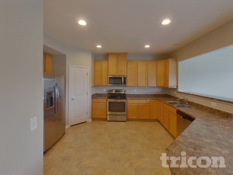 Building Photo - 2637 Candlewick Ct