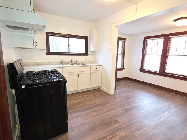 Building Photo - 117 Woodland Dr