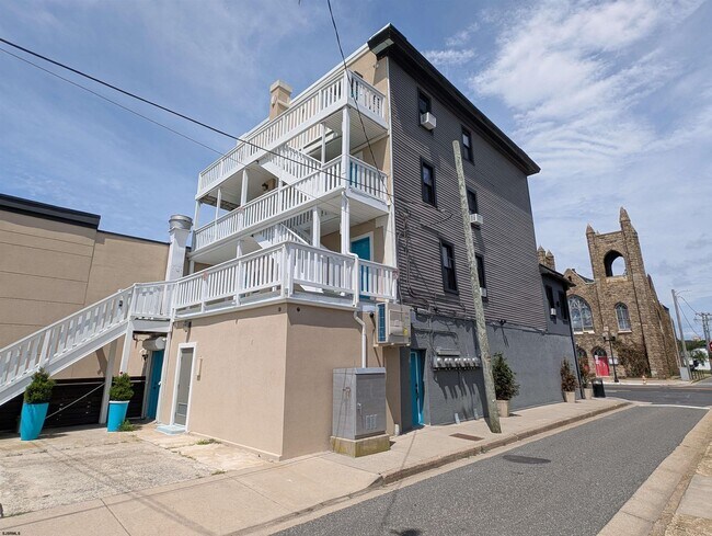 Building Photo - 526 Atlantic Ave