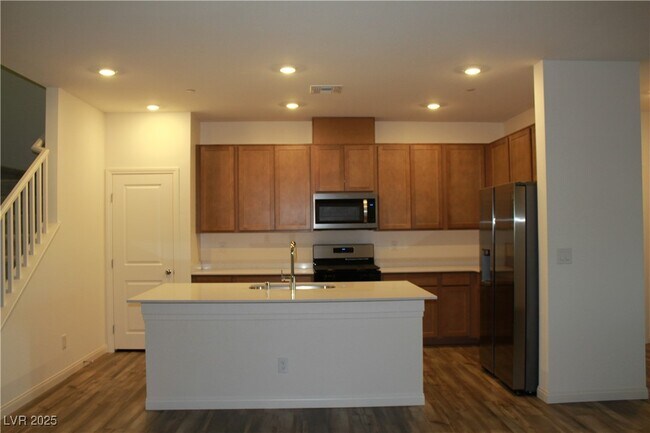 Building Photo - 2757 Abrantes Pl