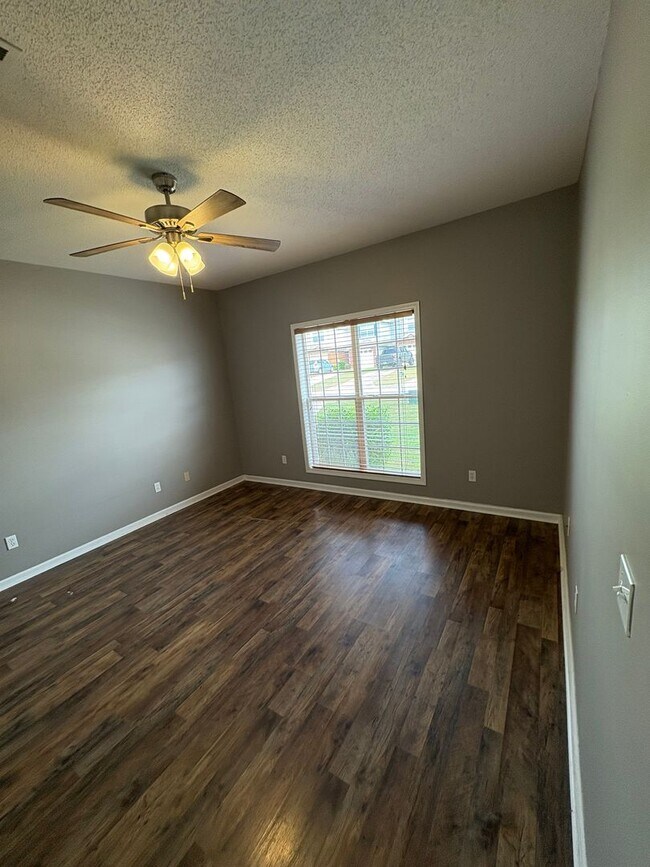 Building Photo - 218 Wakefield Way