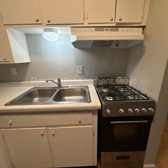 Building Photo - 3643 N Penn Ave