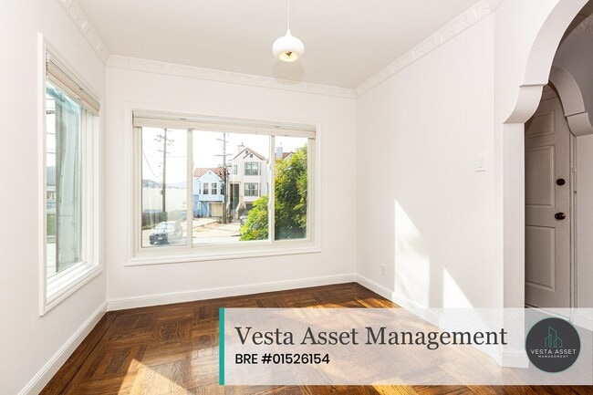 Building Photo - Bright 2BR + Office Single-Family Home wit...