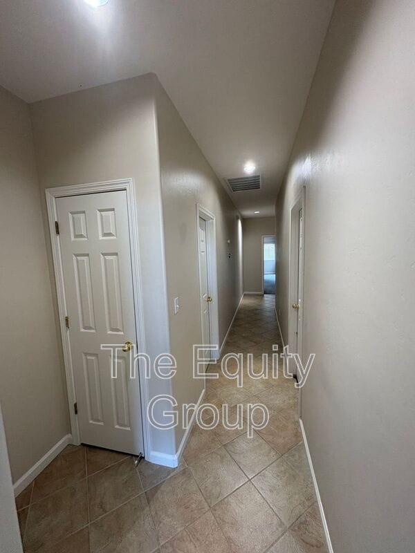 Building Photo - 4911 W Elkhorn Ave