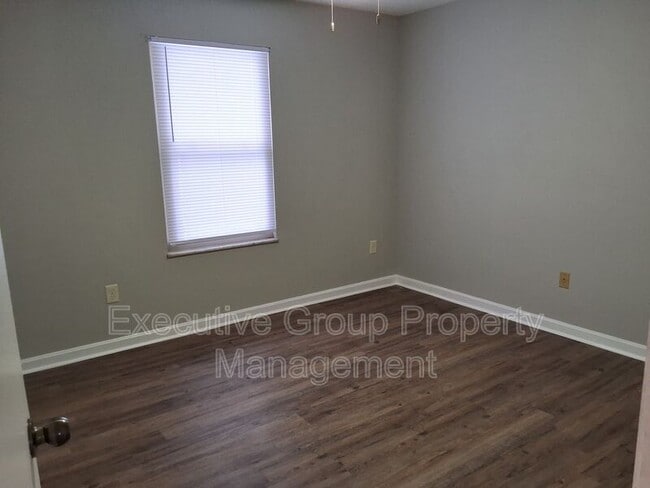 Building Photo - 1800 Preston St