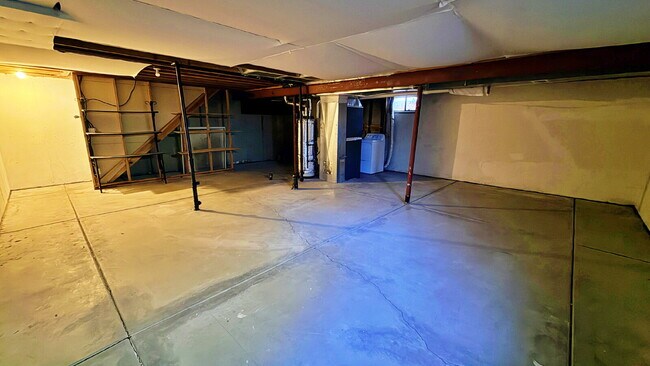 Building Photo - Fantastic 4 Bed 3 Bath 2 Car Garage Home in Aurora Highlands! NEW Carpet! NEW Paint! NEW Bathroom...