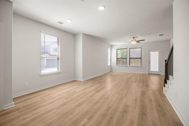 Building Photo - 2500 Forest Creek Dr
