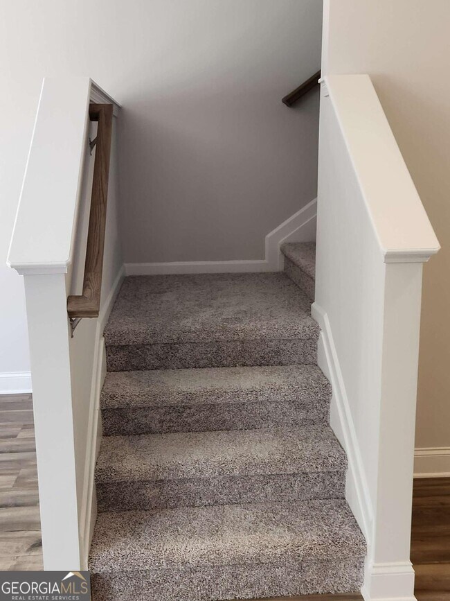 Building Photo - 3370 Westgate Park Dr