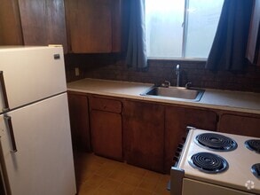 Building Photo - 340 S Wagon Wheel Dr