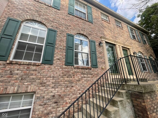 Primary Photo - 3020 Skylar Ln