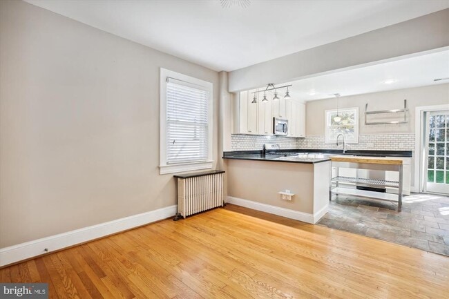 Building Photo - 1114 21st St S