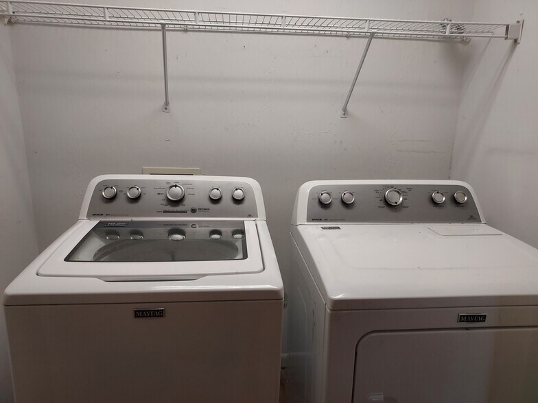 Building Photo - 11014 Detroit Ave