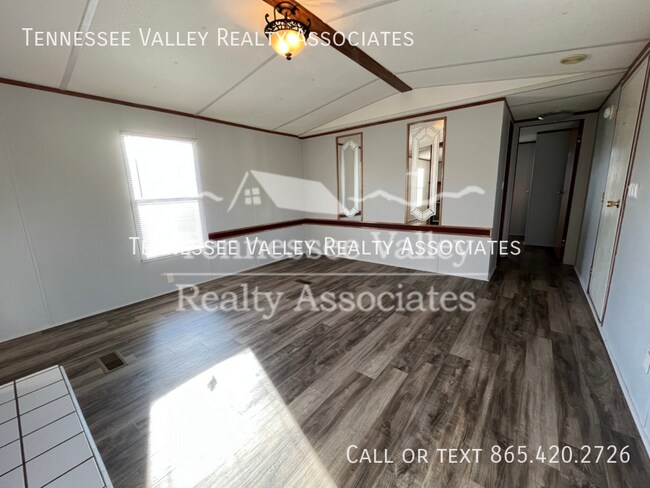 Building Photo - 2248 Knoxville Hwy
