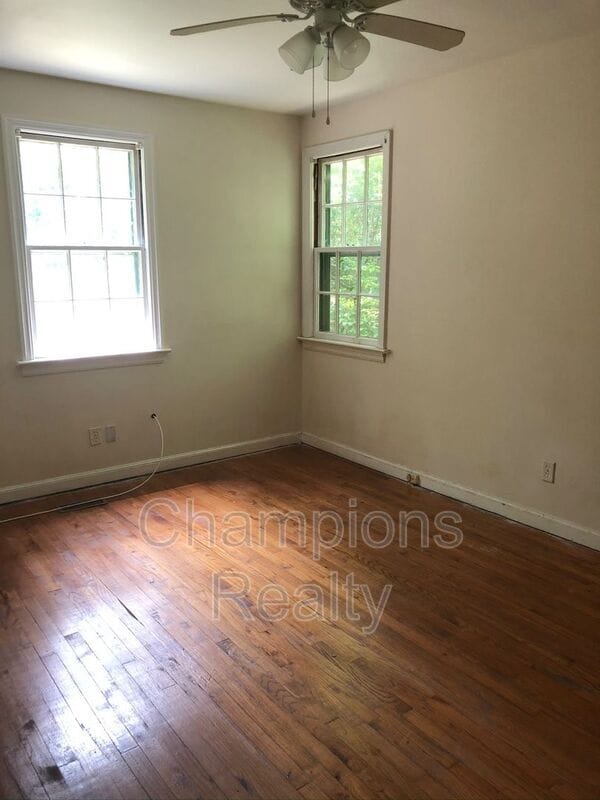 Building Photo - 2834 Mimosa St