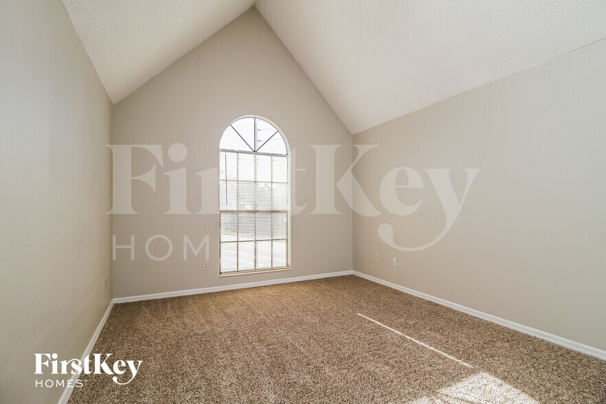 Building Photo - 602 Brunswick Terrace