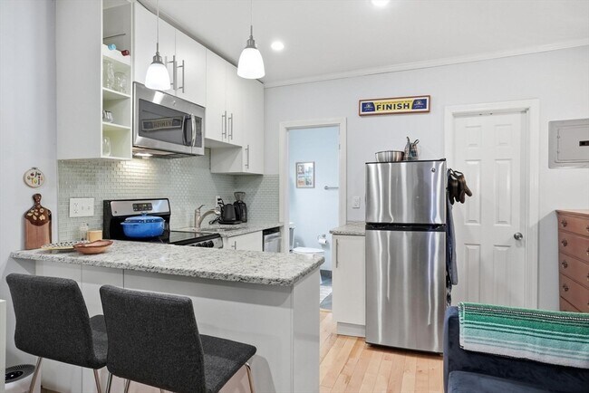 Building Photo - 227 Marlborough St