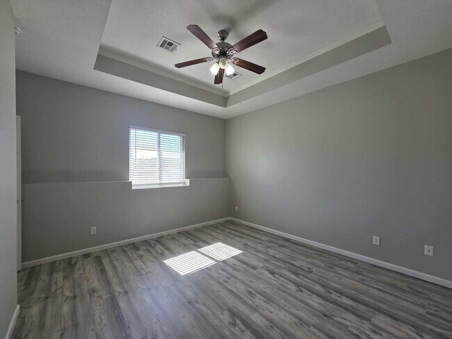 Building Photo - 410 Michael's Ct