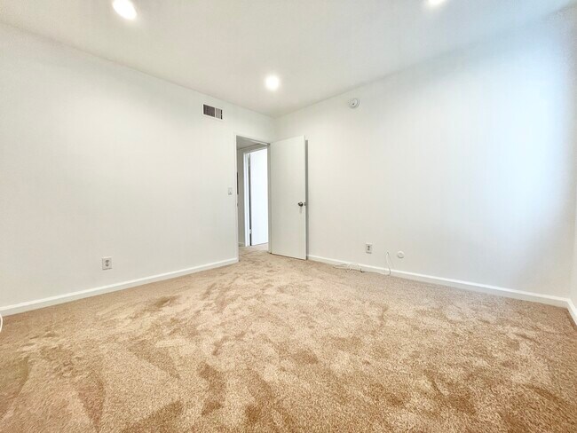 Building Photo - 12720 Burbank Blvd