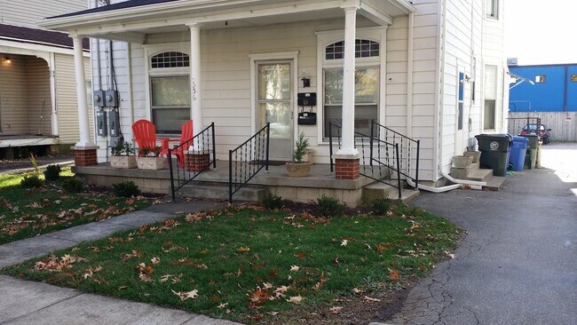 Primary Photo - 356 S Broadway Park