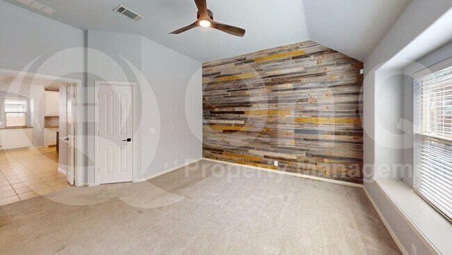 Building Photo - 2309 Aurora Dr