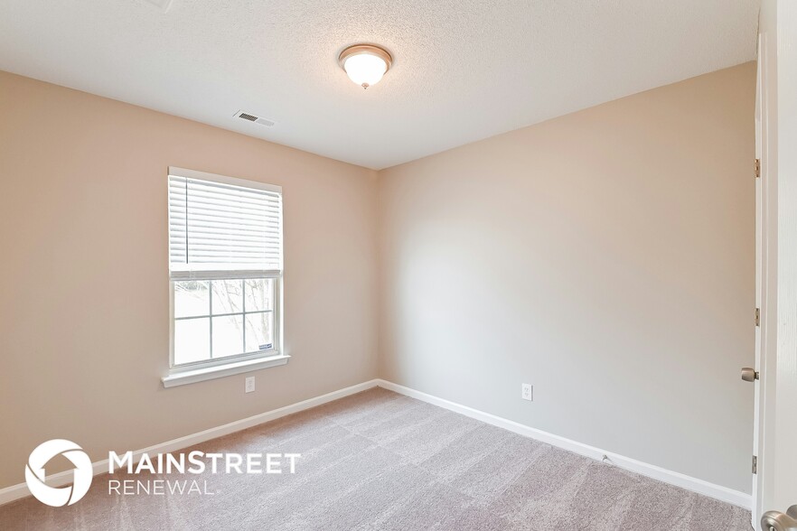 Building Photo - 412 Feldspar Way