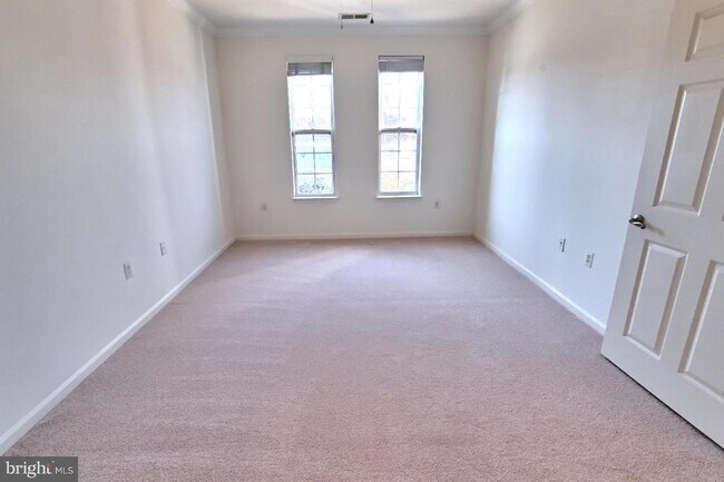 Building Photo - 21216 McFadden Square