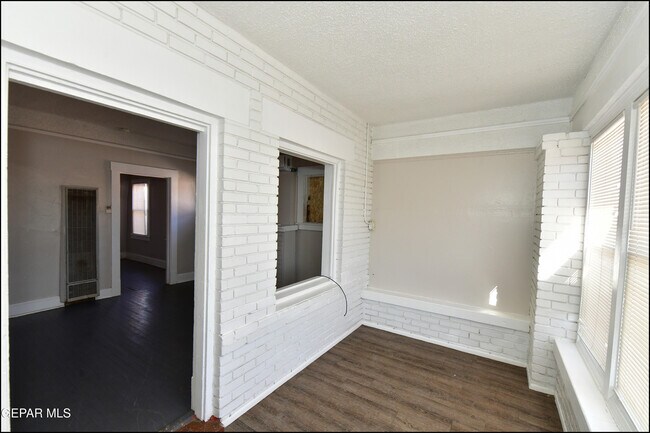 Building Photo - 3519 Douglas Ave