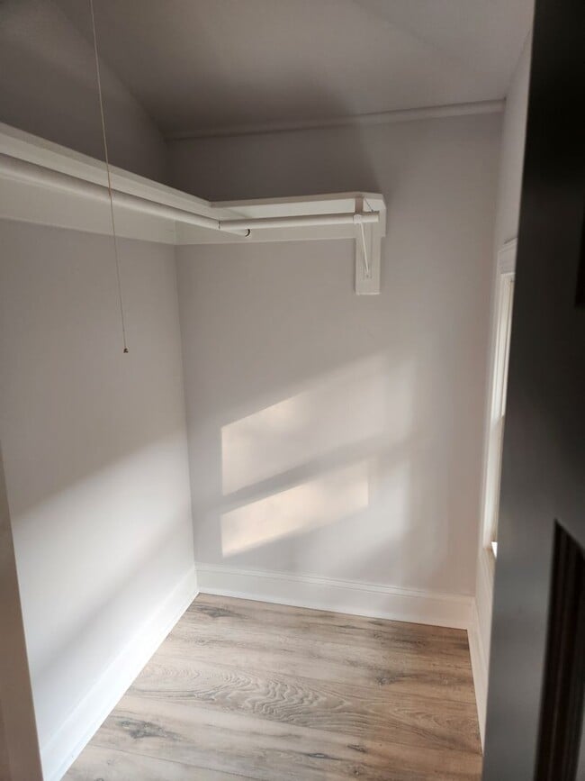 Building Photo - Hampton Duplex for Rent!