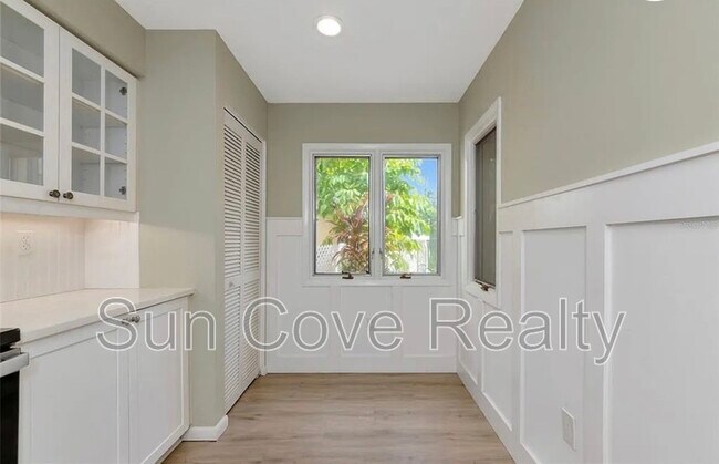 Building Photo - 4518 Ascot Cir S