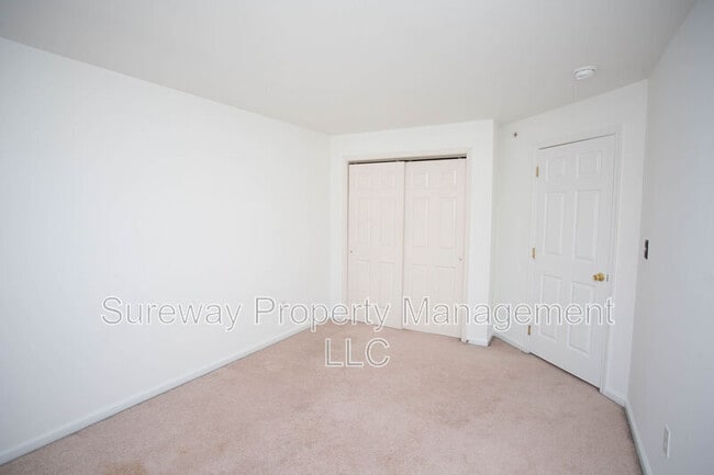 Building Photo - 15 Fawn Ct
