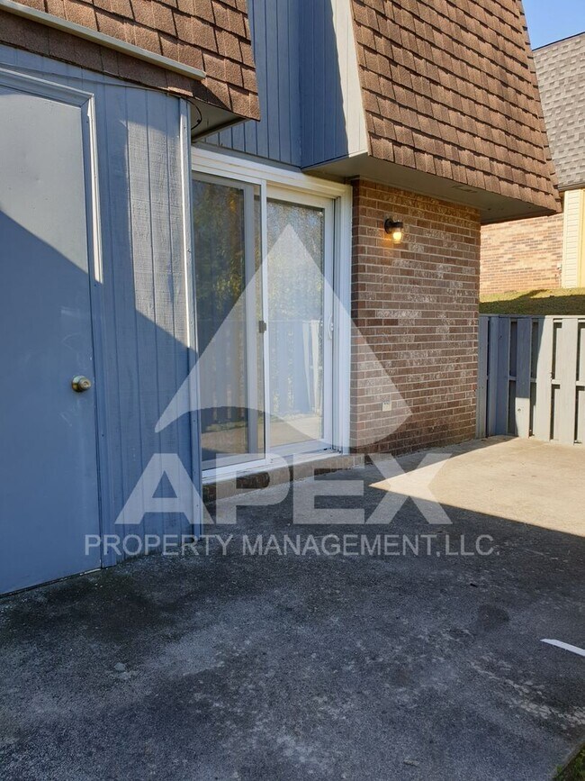 Building Photo - 424 Cross Creek Rd