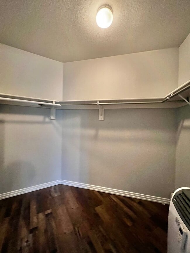 Building Photo - 3 Bed, 3 Bath Townhome in Fort Collins!